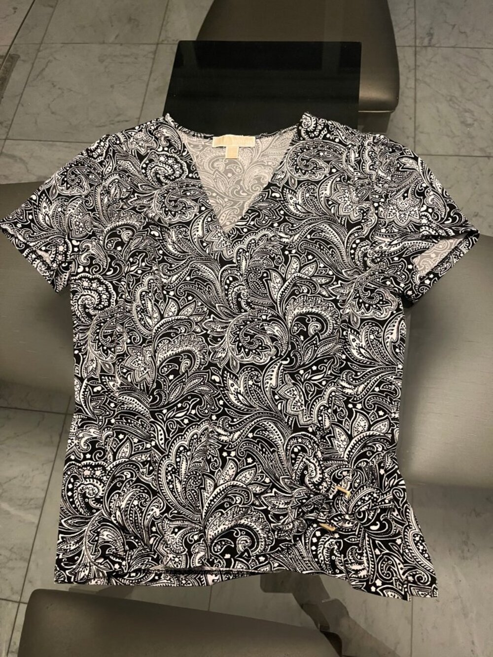 Michael Kors Black White Paisley V-Neck Belted Top Sz L $80 Retail